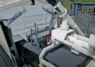 रोड रीसाइक्लिंग मशीन/-कोल्ड रीसाइकलर Wirtgen KMA 220i