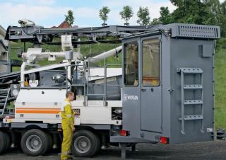 रोड रीसाइक्लिंग मशीन/-कोल्ड रीसाइकलर Wirtgen KMA 220i