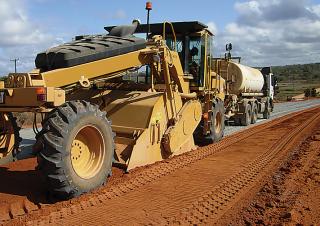 रोड रीसाइक्लिंग मशीन/-कोल्ड रीसाइकलर Caterpillar RM300