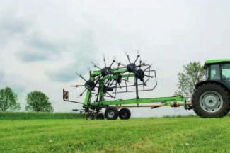 रोटरी टेडर DEUTZ-FAHR CoM 6821