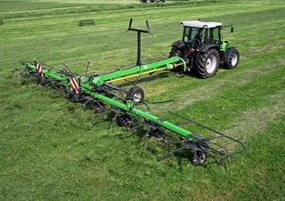 रोटरी टेडर DEUTZ-FAHR CoM 8022