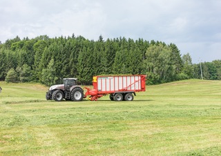 साइलेज ट्रेलर Pöttinger Jumbo 7220 D