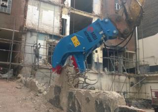 अटैचमेंट कंक्रीट पल्वराइज़र MBI MCP1000-IT