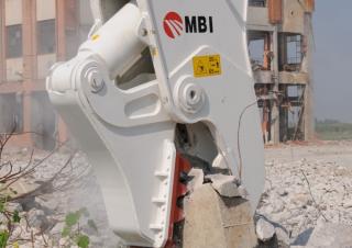 अटैचमेंट कंक्रीट पल्वराइज़र MBI RP25