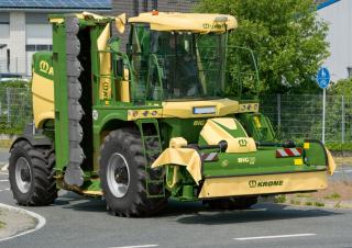 सेल्फ प्रोपेल्ड मोवर कंडीशनर Krone BiG M 450 CR