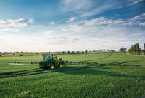सेल्फ-प्रोपेल्ड फील्ड स्प्रेयर John Deere R4040i
