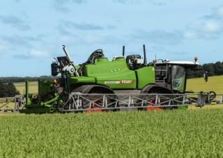 सेल्फ-प्रोपेल्ड फील्ड स्प्रेयर Fendt Rogator 665 