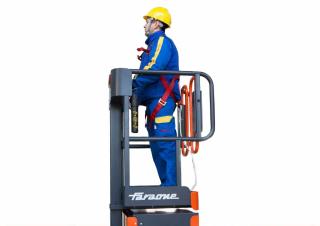 टेलीस्कोपिक बूम लिफ्ट सिंगल वर्टिकल मास्ट बूम लिफ्ट Faraone Elevah 5 Move Light 