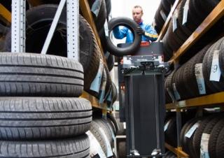 टेलीस्कोपिक बूम लिफ्ट सिंगल वर्टिकल मास्ट बूम लिफ्ट Faraone Elevah 5 Tires 