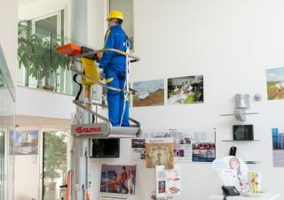 टेलीस्कोपिक बूम लिफ्ट सिंगल वर्टिकल मास्ट बूम लिफ्ट Faraone Elevah 61