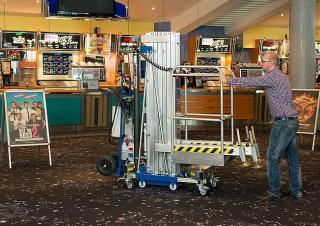 टेलीस्कोपिक बूम लिफ्ट सिंगल वर्टिकल मास्ट बूम लिफ्ट ALP-Lift PHC 1000 EU