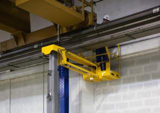 टेलीस्कोपिक बूम लिफ्ट सिंगल वर्टिकल मास्ट बूम लिफ्ट Haulotte STAR 26 J