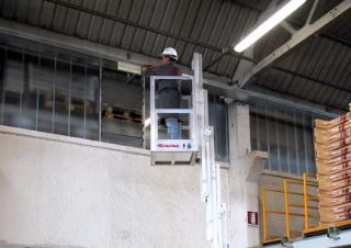 टेलीस्कोपिक बूम लिफ्ट सिंगल वर्टिकल मास्ट बूम लिफ्ट Faraone ZP 10-150 E