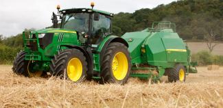 स्क्वायर बेलर John Deere 1424 C