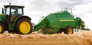 स्क्वायर बेलर John Deere 1424 C