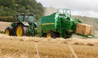 स्क्वायर बेलर John Deere 1434 C
