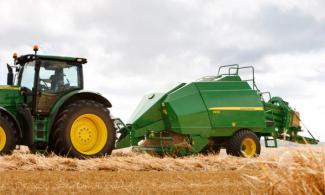स्क्वायर बेलर John Deere 1434 C