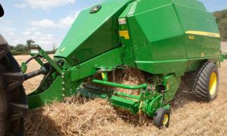 स्क्वायर बेलर John Deere 1434 C