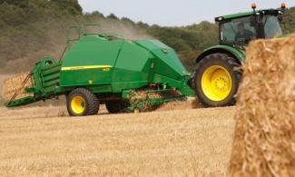 स्क्वायर बेलर John Deere 1434 C