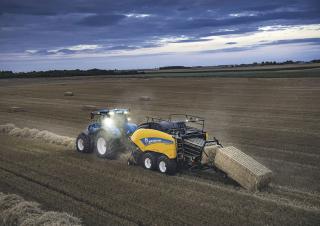 स्क्वायर बेलर New Holland BB 870 Plus