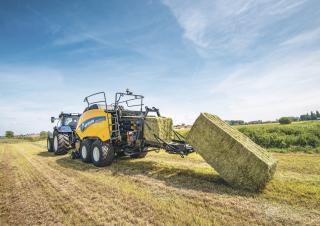 स्क्वायर बेलर New Holland BB 890 PC Plus