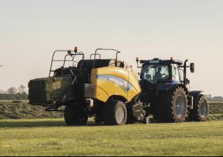 स्क्वायर बेलर New Holland BB 890 RC