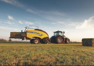 स्क्वायर बेलर New Holland BB 890 RC
