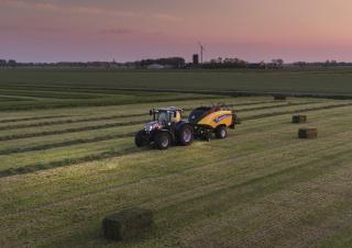 स्क्वायर बेलर New Holland BB 890 RC