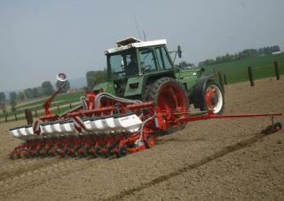 सोइंग मशीन Kuhn Planter 3 TS