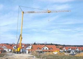 टावर क्रेन - ट्रॉली बूम - बॉटम-स्लीविंग Liebherr 13 HM
