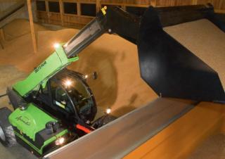 टेलीहैंडलर DEUTZ-FAHR Agrovector 30.7