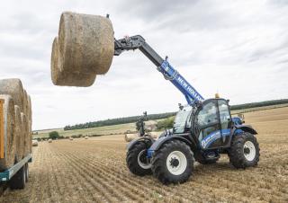 टेलीहैंडलर New Holland LM 7.42 Elite