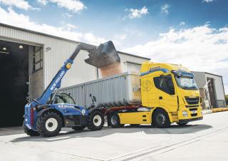 टेलीहैंडलर New Holland LM 7.42 Elite