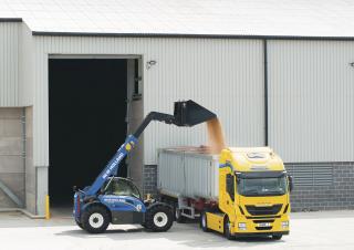 टेलीहैंडलर New Holland LM 7.42 Elite