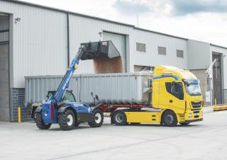 टेलीहैंडलर New Holland LM 7.42 Elite
