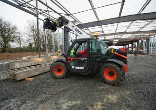 टेलीहैंडलर Bobcat TL30.60 Low Cab 75 IIIB