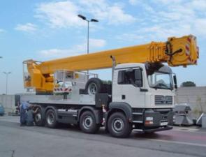 टेलीस्कोपिक बूम लिफ्ट ट्रक माउंटेड टेलीस्कोपिक बूम लिफ्ट Multitel J 352 TA