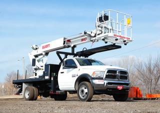 टेलीस्कोपिक बूम लिफ्ट ट्रक माउंटेड टेलीस्कोपिक बूम लिफ्ट Elliott Equipment M43R HiReach 