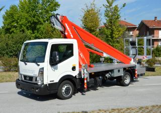 टेलीस्कोपिक बूम लिफ्ट ट्रक माउंटेड टेलीस्कोपिक बूम लिफ्ट Multitel MT 240 EX