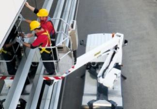 टेलीस्कोपिक बूम लिफ्ट ट्रक माउंटेड टेलीस्कोपिक बूम लिफ्ट Palfinger P 140 T