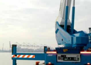 टेलीस्कोपिक बूम लिफ्ट ट्रक माउंटेड टेलीस्कोपिक बूम लिफ्ट Bronto Skylift S 36 XDT