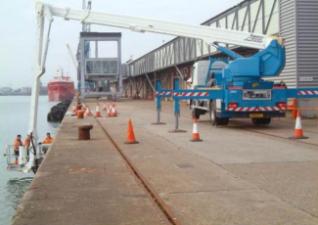 टेलीस्कोपिक बूम लिफ्ट ट्रक माउंटेड टेलीस्कोपिक बूम लिफ्ट Bronto Skylift S 36 XDT