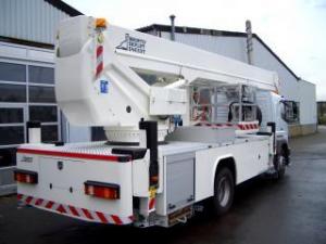 टेलीस्कोपिक बूम लिफ्ट ट्रक माउंटेड टेलीस्कोपिक बूम लिफ्ट Bronto Skylift S 46 XDT