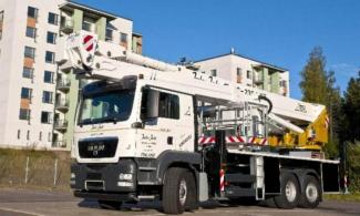 टेलीस्कोपिक बूम लिफ्ट ट्रक माउंटेड टेलीस्कोपिक बूम लिफ्ट Bronto Skylift S 50 XDTJ
