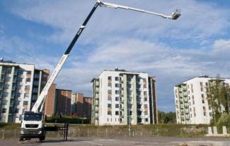 टेलीस्कोपिक बूम लिफ्ट ट्रक माउंटेड टेलीस्कोपिक बूम लिफ्ट Bronto Skylift S 50 XDTJ