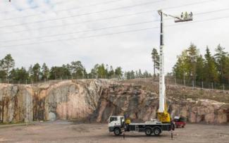 टेलीस्कोपिक बूम लिफ्ट ट्रक माउंटेड टेलीस्कोपिक बूम लिफ्ट Bronto Skylift S 56 XR