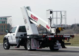 टेलीस्कोपिक बूम लिफ्ट ट्रक माउंटेड टेलीस्कोपिक बूम लिफ्ट Elliott Equipment V60F HiReach 