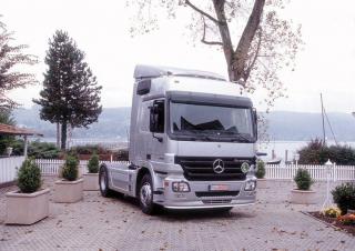 ट्रक ट्रक ट्रैक्टर - ट्रैक्टर यूनिट Mercedes-Benz Actros 1858 LS 4x2