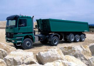 ट्रक ट्रक ट्रैक्टर - ट्रैक्टर यूनिट Mercedes-Benz Actros 2040 AS 4x4