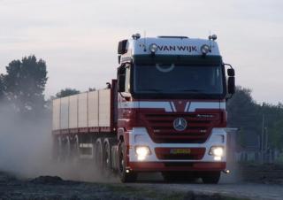 ट्रक ट्रक ट्रैक्टर - ट्रैक्टर यूनिट Mercedes-Benz Actros 2541 LS 6x2